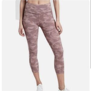 Athleta Ultimate Stash Pocket Texture Camo Capri Pink size XL
